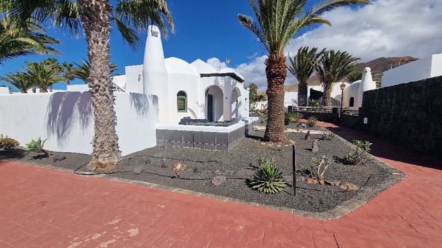 3 soveværelse Bungalow til salg i Playa Blanca, Yaiza med swimmingpool - € 295.000 (Ref: 9343881)