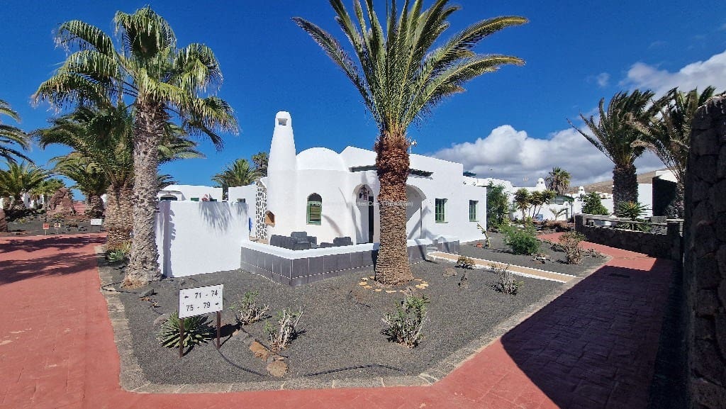 Bungalow de 3 habitaciones en Playa Blanca en venta con piscina - 295.000 € (Ref: 9343881)