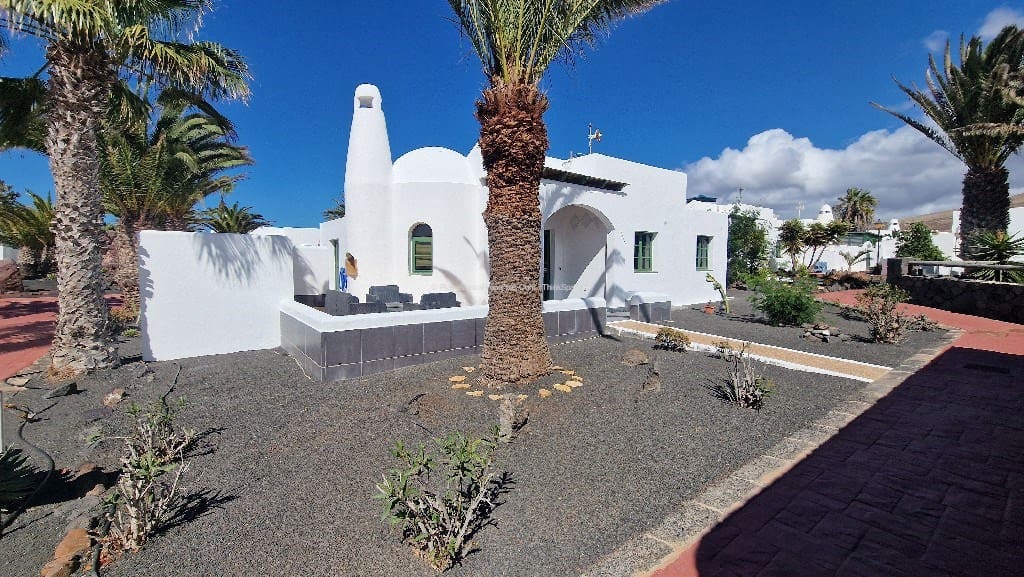 Bungalow de 3 habitaciones en Playa Blanca en venta con piscina - 295.000 € (Ref: 9343881)