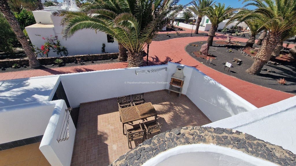 Bungalow de 3 habitaciones en Playa Blanca en venta con piscina - 295.000 € (Ref: 9343881)