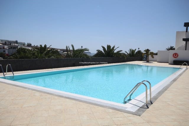 Chalet de 3 habitaciones en Playa Blanca, Yaiza en venta con piscina garaje - 525.000 € (Ref: 9554385)