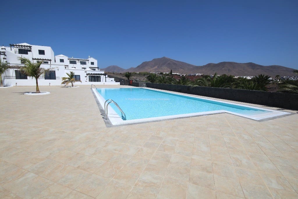 Chalet de 3 habitaciones en Playa Blanca en venta con piscina garaje - 525.000 € (Ref: 9554385)