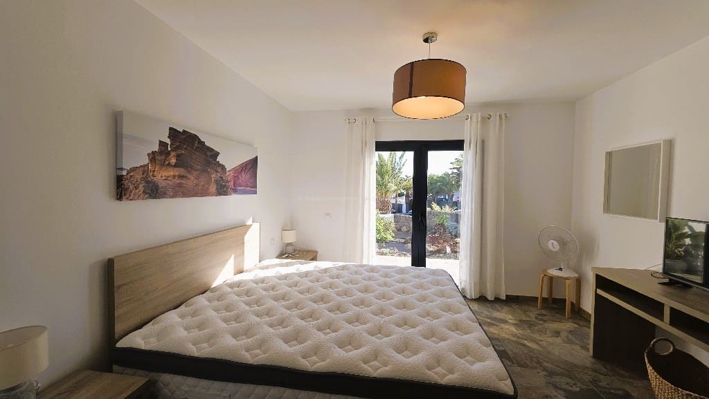 Chalet de 3 habitaciones en Playa Blanca en venta con piscina garaje - 525.000 € (Ref: 9554385)