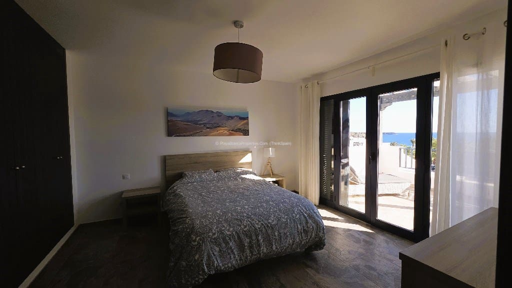 Chalet de 3 habitaciones en Playa Blanca en venta con piscina garaje - 525.000 € (Ref: 9554385)