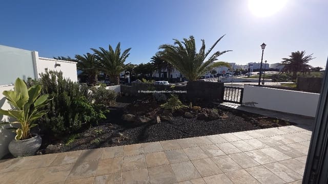 Chalet de 3 habitaciones en Playa Blanca, Yaiza en venta con piscina garaje - 525.000 € (Ref: 9554385)