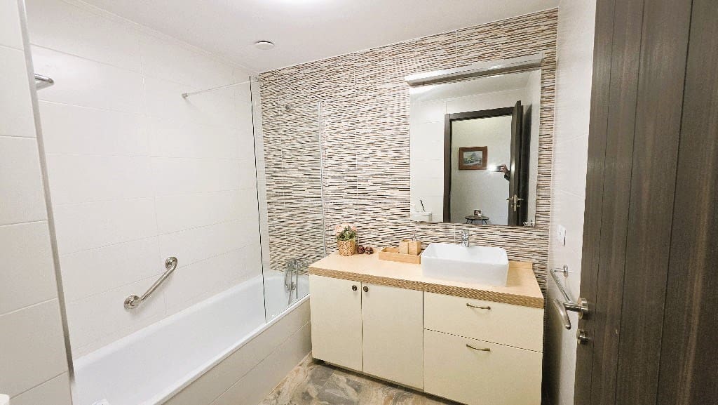 Chalet de 3 habitaciones en Playa Blanca en venta con piscina garaje - 525.000 € (Ref: 9554385)