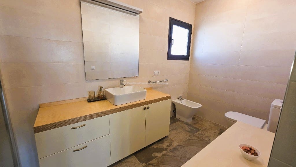 Chalet de 3 habitaciones en Playa Blanca en venta con piscina garaje - 525.000 € (Ref: 9554385)