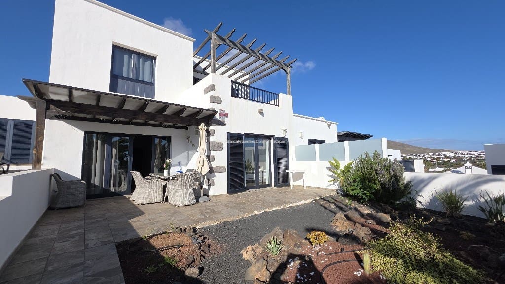 Chalet de 3 habitaciones en Playa Blanca en venta con piscina garaje - 525.000 € (Ref: 9554385)