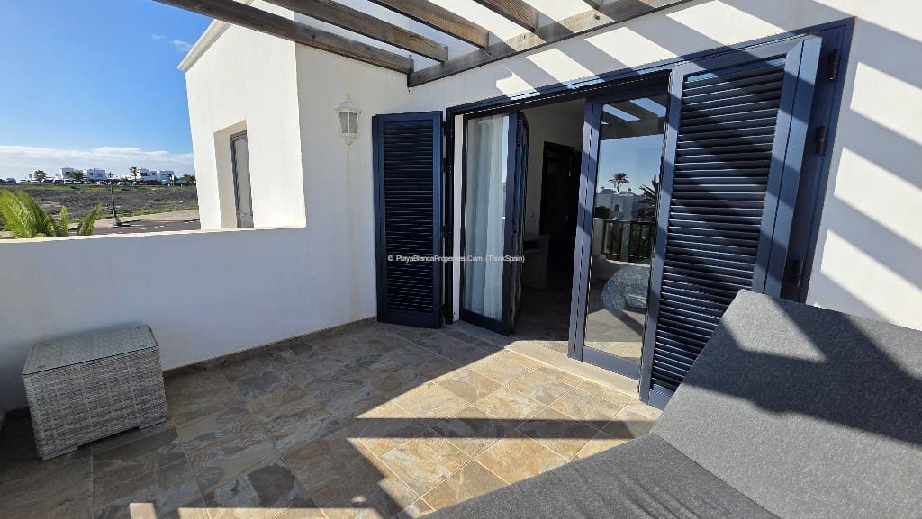 Chalet de 3 habitaciones en Playa Blanca en venta con piscina garaje - 525.000 € (Ref: 9554385)