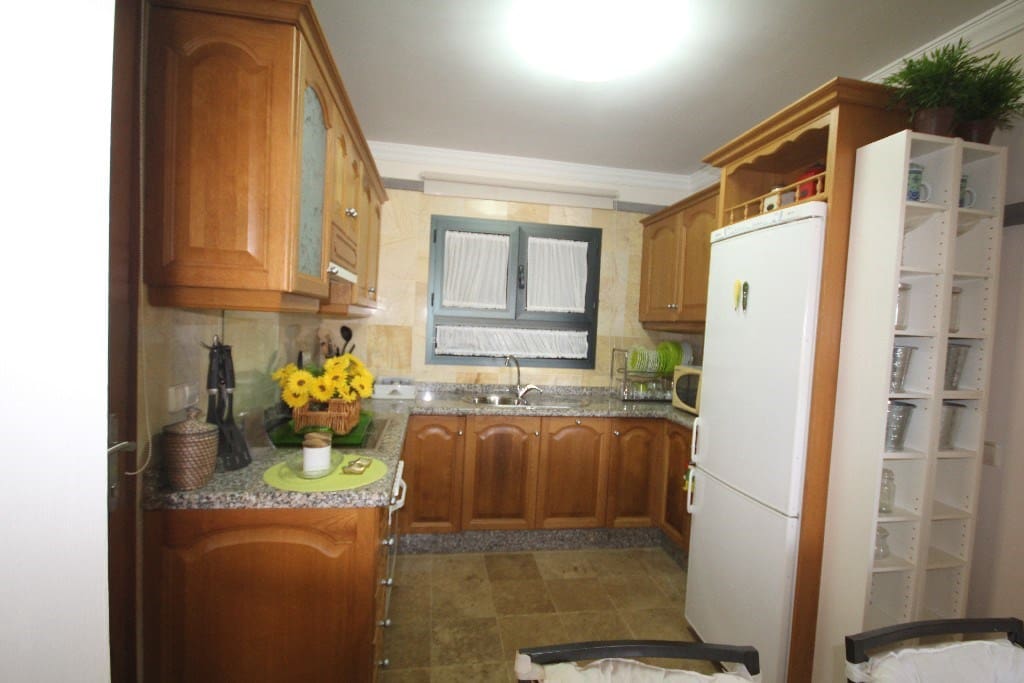 2 bedroom Villa for rent in Playa Blanca with pool garage - € 2,000 (Ref: 9772560)