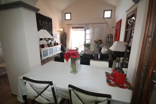 2 bedroom Villa for rent in Playa Blanca, Yaiza with pool garage - € 2,000 (Ref: 9772560)