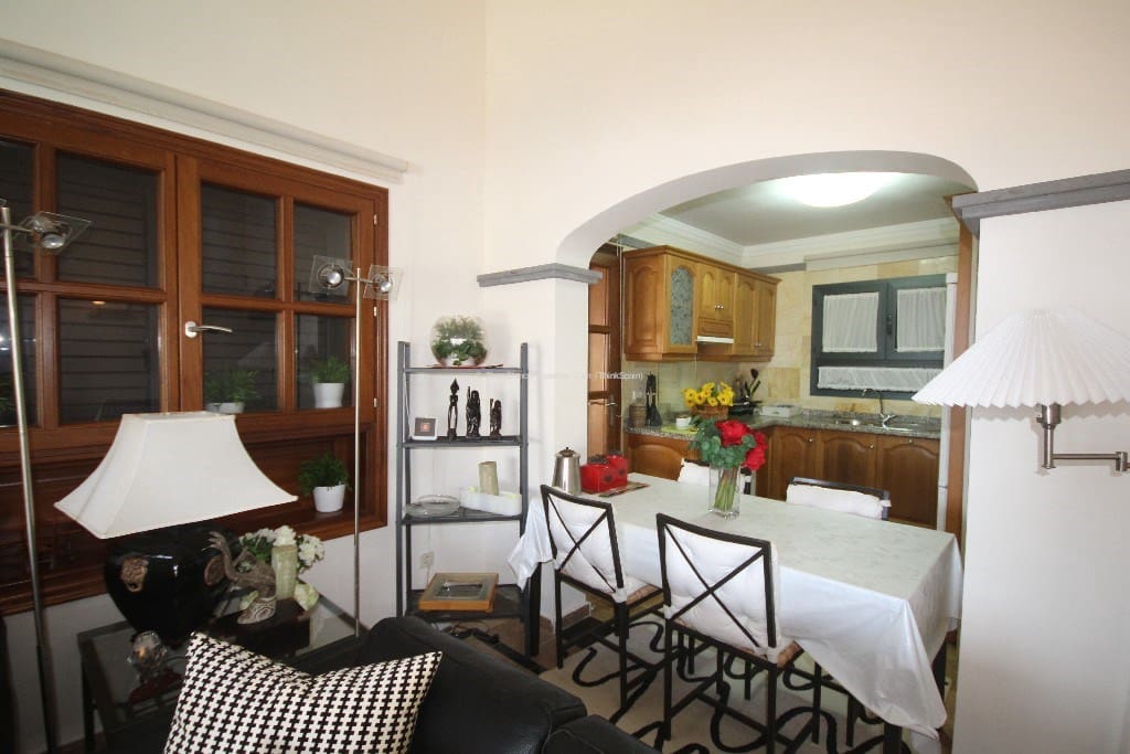 2 bedroom Villa for rent in Playa Blanca with pool garage - € 2,000 (Ref: 9772560)