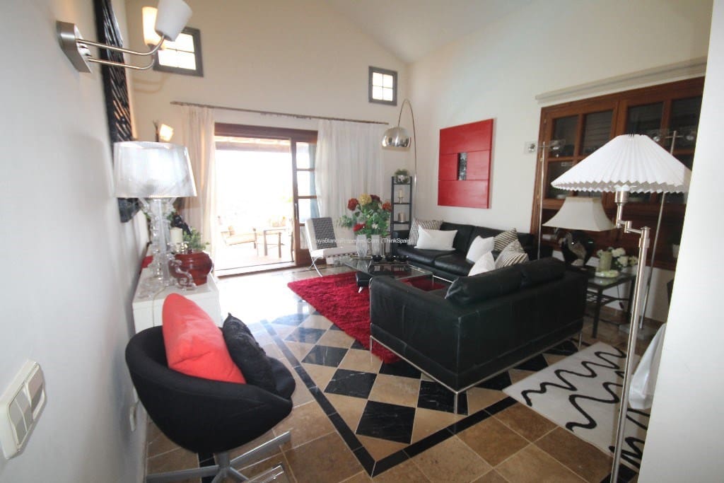 2 bedroom Villa for rent in Playa Blanca with pool garage - € 2,000 (Ref: 9772560)