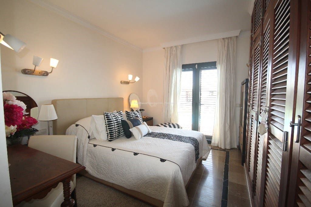 2 bedroom Villa for rent in Playa Blanca with pool garage - € 2,000 (Ref: 9772560)