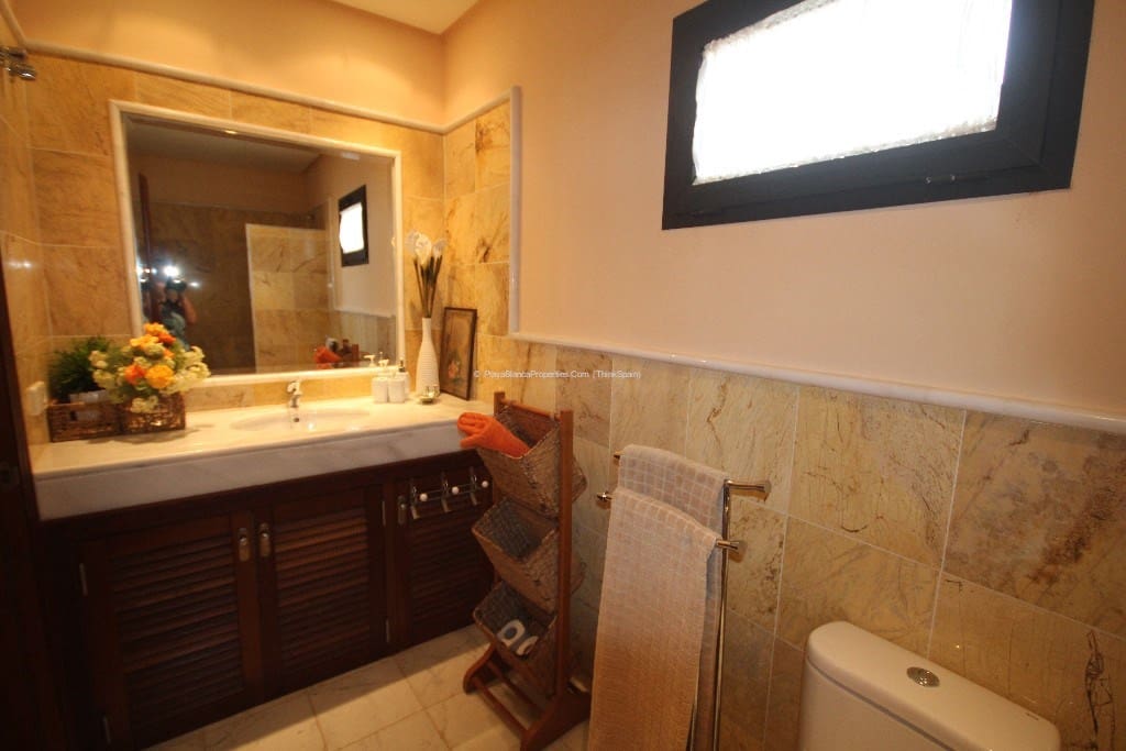 2 bedroom Villa for rent in Playa Blanca with pool garage - € 2,000 (Ref: 9772560)