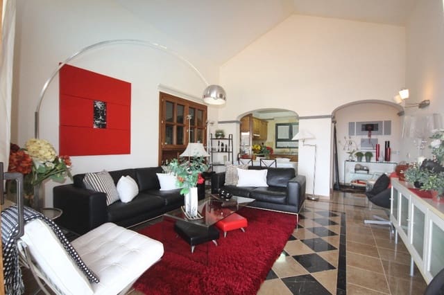 2 bedroom Villa for rent in Playa Blanca, Yaiza with pool garage - € 2,000 (Ref: 9772560)