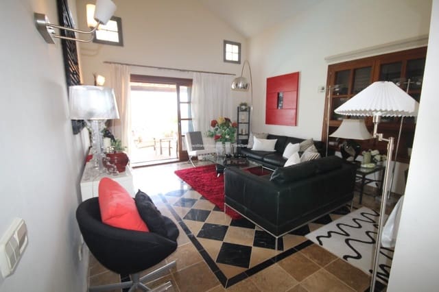 2 bedroom Villa for rent in Playa Blanca, Yaiza with pool garage - € 2,000 (Ref: 9772560)