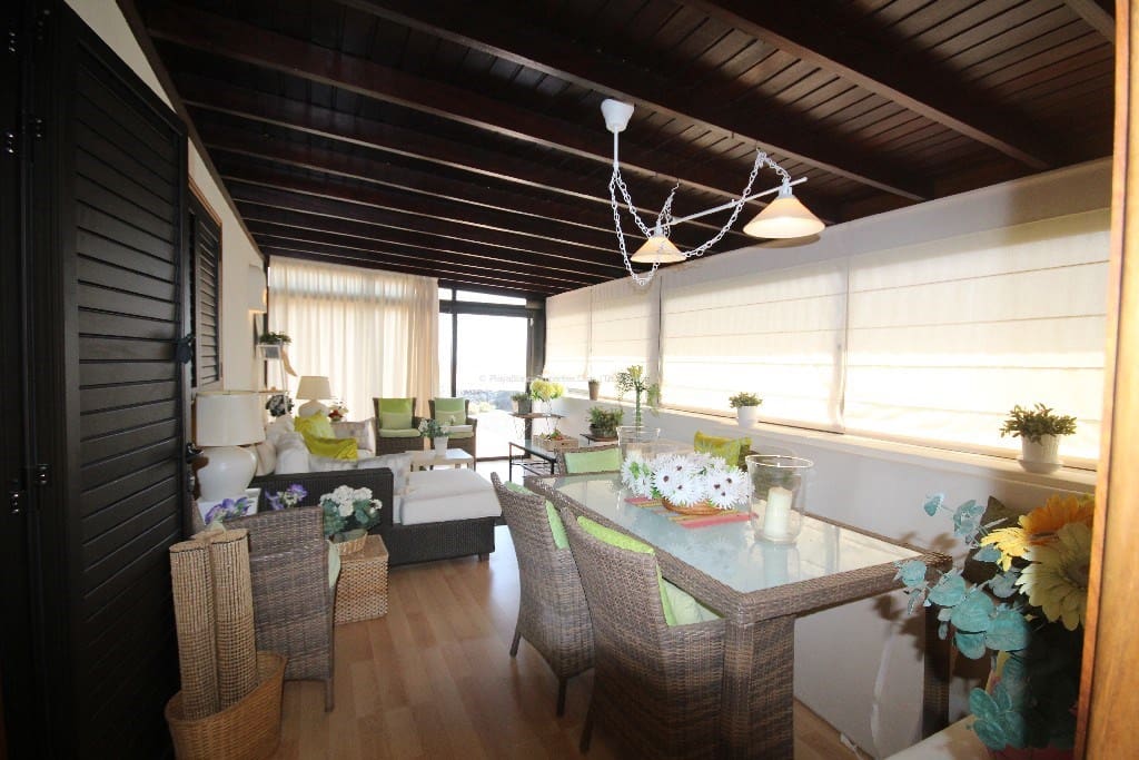 2 bedroom Villa for rent in Playa Blanca with pool garage - € 2,000 (Ref: 9772560)