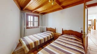 3 bedroom Villa for sale in Playa Blanca with pool - € 475,000 (Ref: 9782369)