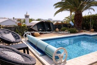 3 bedroom Villa for sale in Playa Blanca with pool - € 475,000 (Ref: 9782369)