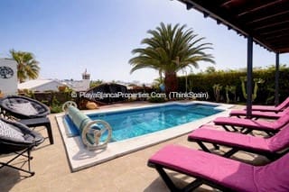 3 bedroom Villa for sale in Playa Blanca with pool - € 475,000 (Ref: 9782369)