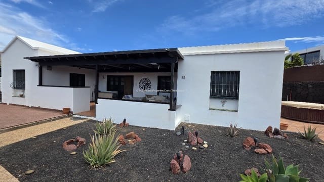 2 Zimmer Villa zu verkaufen in Playa Blanca, Yaiza - 395.000 € (Ref: 9838586)