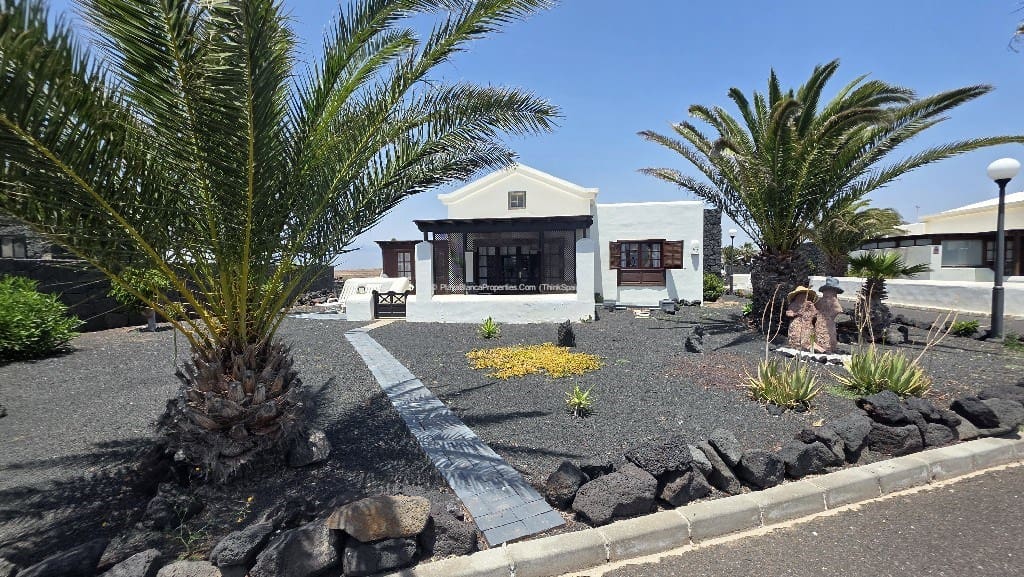 2 soveværelse Villa til leje i Playa Blanca med swimmingpool garage - € 1.500 (Ref: 9863874)