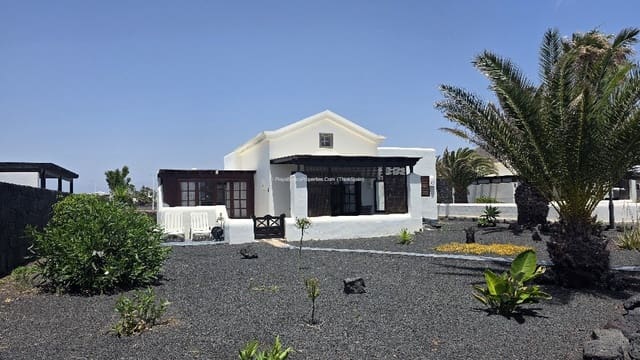 2 soveværelse Villa til leje i Playa Blanca, Yaiza med swimmingpool garage - € 1.500 (Ref: 9863874)