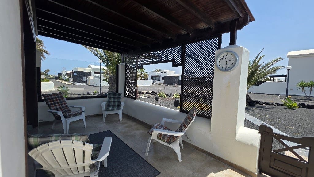 2 soveværelse Villa til leje i Playa Blanca med swimmingpool garage - € 1.500 (Ref: 9863874)