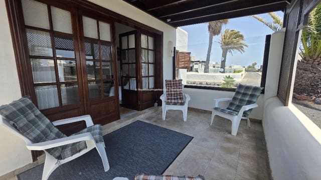 2 soveværelse Villa til leje i Playa Blanca, Yaiza med swimmingpool garage - € 1.500 (Ref: 9863874)