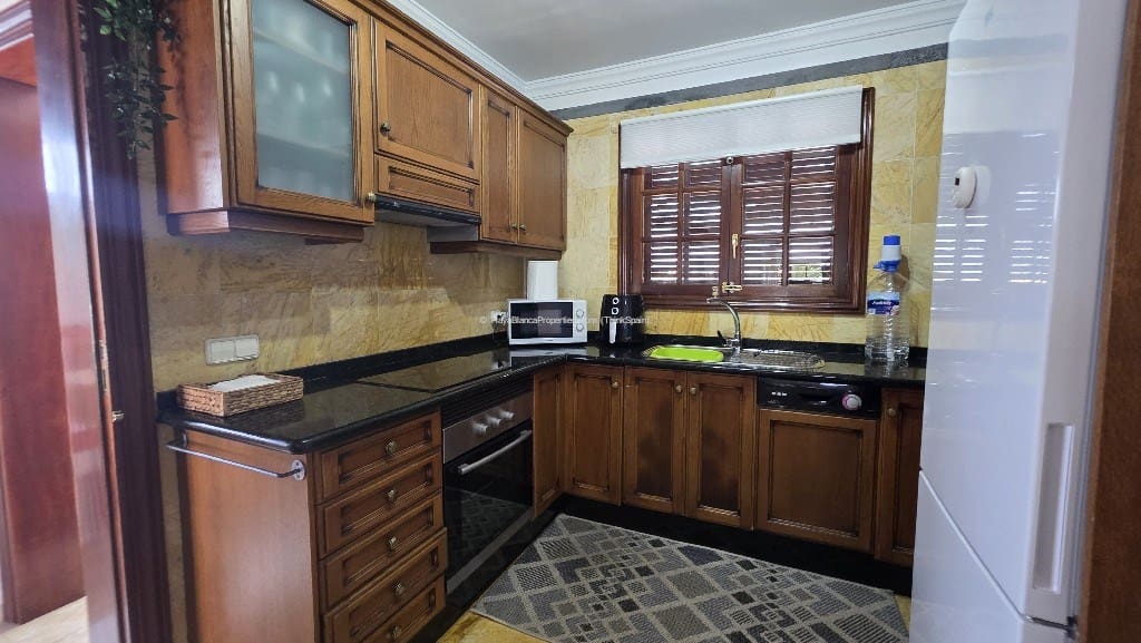 2 soveværelse Villa til leje i Playa Blanca med swimmingpool garage - € 1.500 (Ref: 9863874)