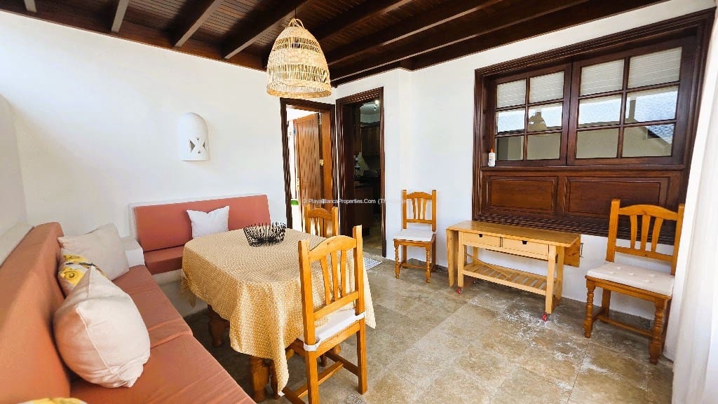 2 soveværelse Villa til leje i Playa Blanca med swimmingpool garage - € 1.500 (Ref: 9863874)