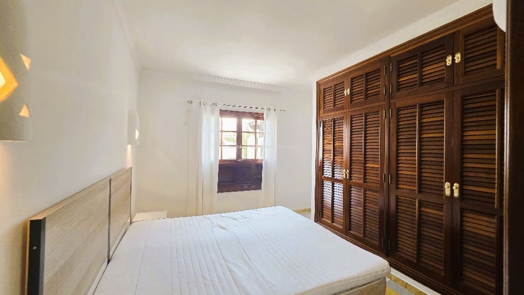 2 soveværelse Villa til leje i Playa Blanca med swimmingpool garage - € 1.500 (Ref: 9863874)