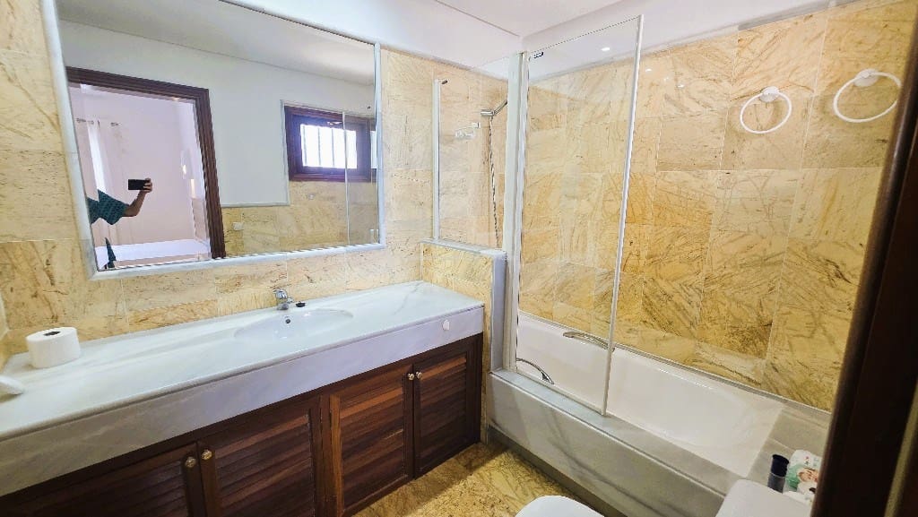 2 soveværelse Villa til leje i Playa Blanca med swimmingpool garage - € 1.500 (Ref: 9863874)