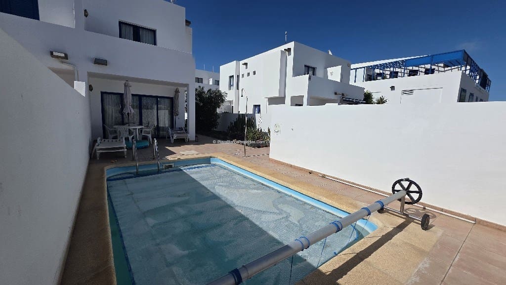 2 bedroom Villa for rent in Playa Blanca with pool garage - € 1,600 (Ref: 9868121)