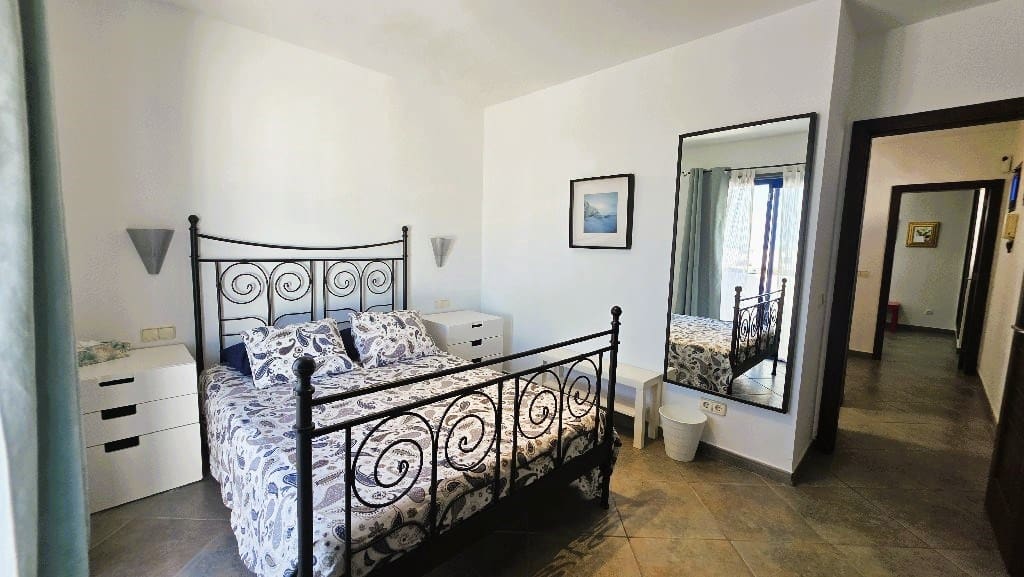2 bedroom Villa for rent in Playa Blanca with pool garage - € 1,600 (Ref: 9868121)