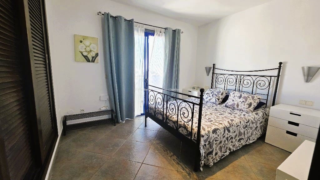 2 bedroom Villa for rent in Playa Blanca with pool garage - € 1,600 (Ref: 9868121)