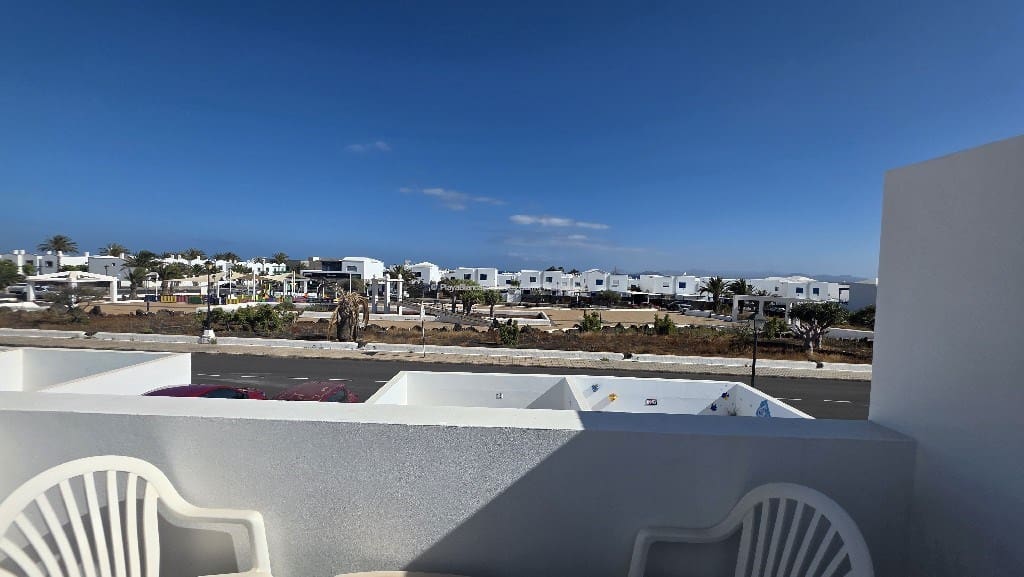2 bedroom Villa for rent in Playa Blanca with pool garage - € 1,600 (Ref: 9868121)
