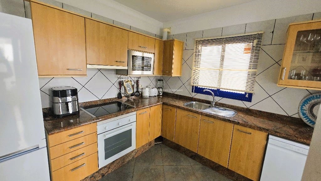 2 bedroom Villa for rent in Playa Blanca with pool garage - € 1,600 (Ref: 9868121)