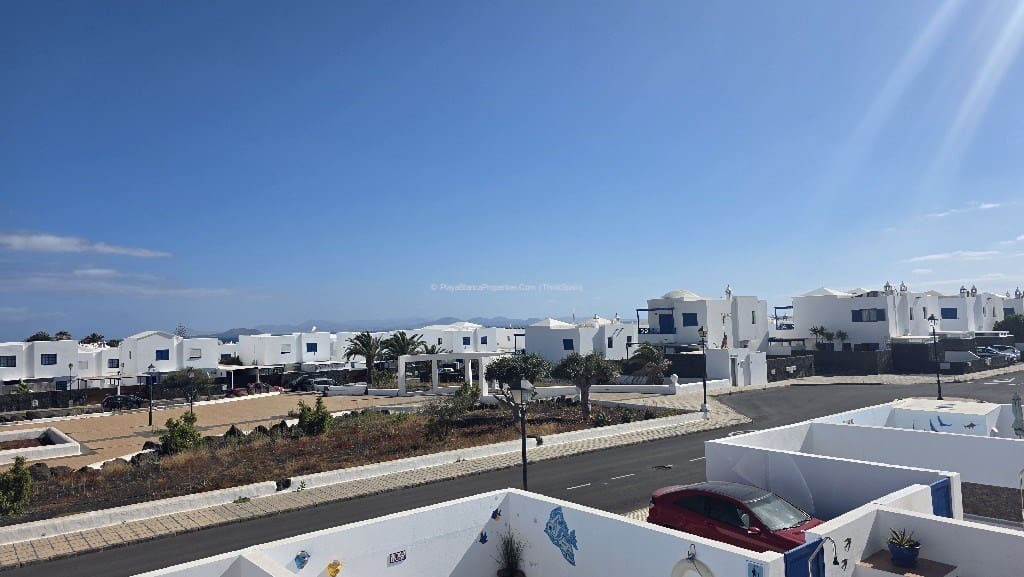 2 bedroom Villa for rent in Playa Blanca with pool garage - € 1,600 (Ref: 9868121)