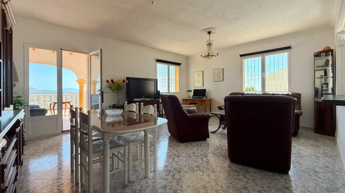 4 makuuhuone Huvila myytävänä paikassa Calpe / Calp mukana uima-altaan 
autotalli - 690 000 € (Ref: 10004557)