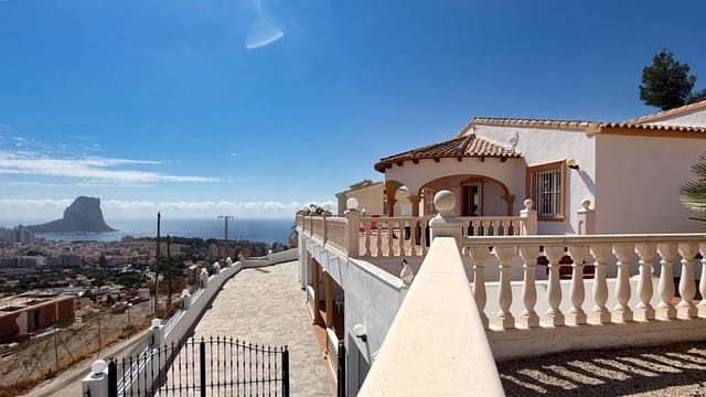 4 makuuhuone Huvila myytävänä paikassa Calpe / Calp mukana uima-altaan 
autotalli - 690 000 € (Ref: 10004557)