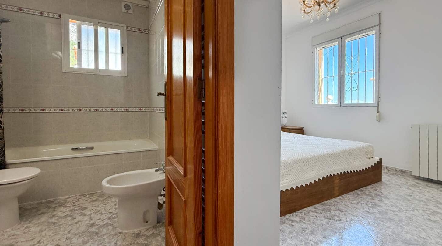 4 makuuhuone Huvila myytävänä paikassa Calpe / Calp mukana uima-altaan 
autotalli - 690 000 € (Ref: 10004557)
