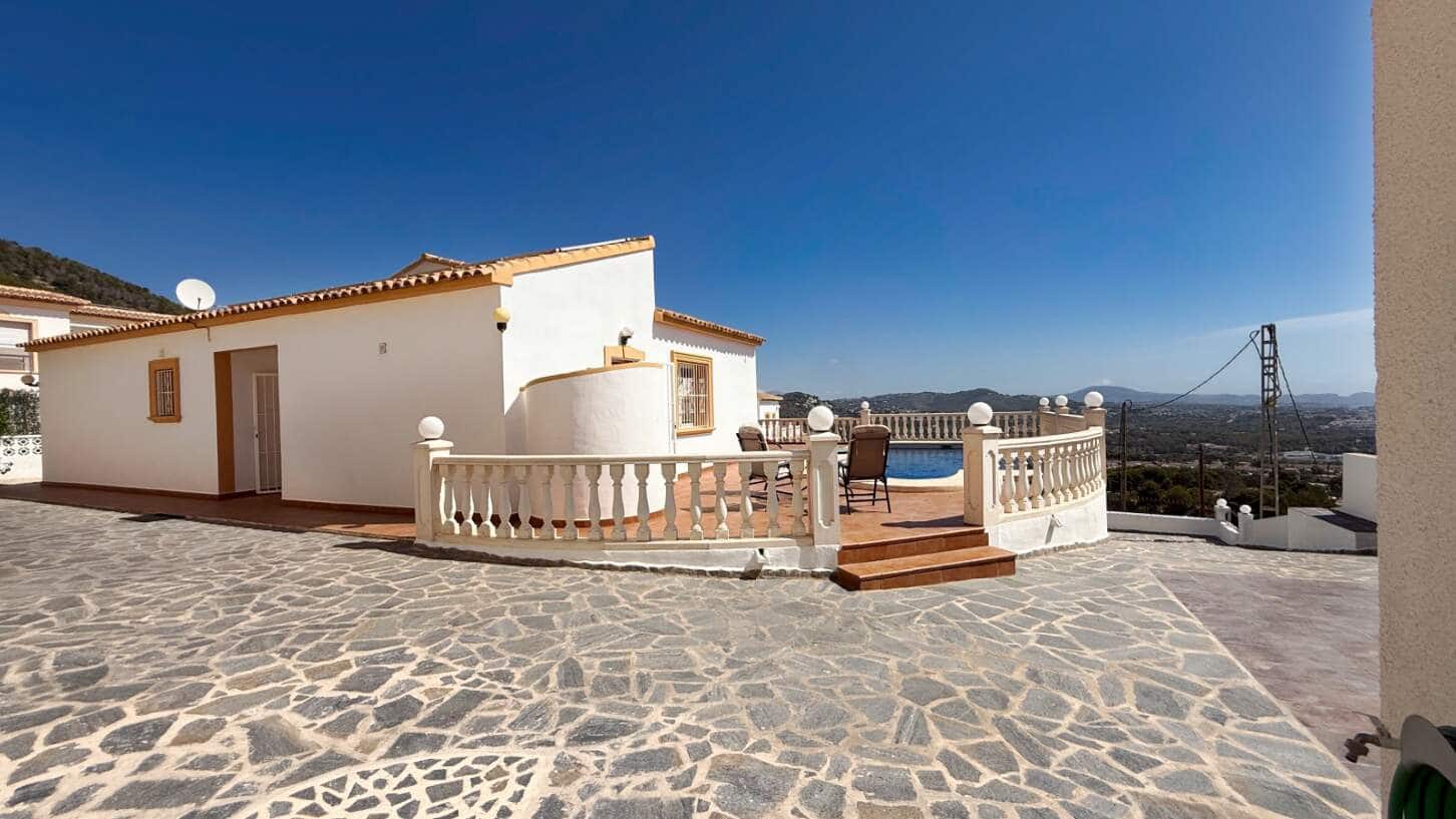 4 makuuhuone Huvila myytävänä paikassa Calpe / Calp mukana uima-altaan 
autotalli - 690 000 € (Ref: 10004557)