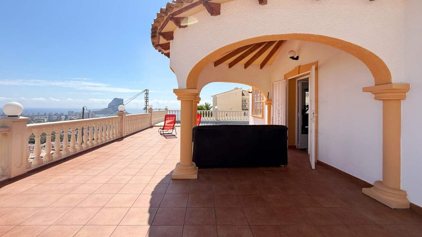 4 makuuhuone Huvila myytävänä paikassa Calpe / Calp mukana uima-altaan 
autotalli - 690 000 € (Ref: 10004557)
