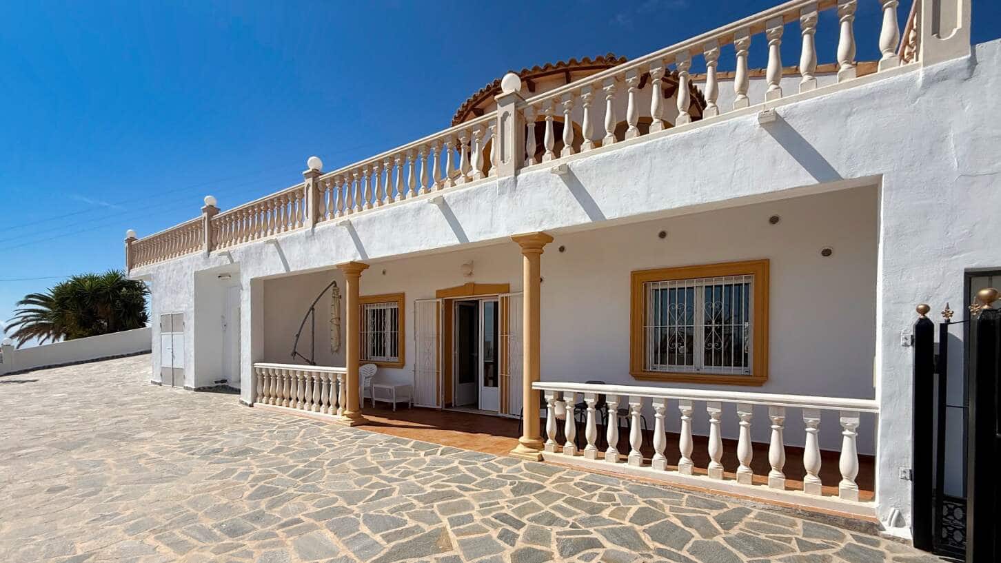 4 makuuhuone Huvila myytävänä paikassa Calpe / Calp mukana uima-altaan 
autotalli - 690 000 € (Ref: 10004557)