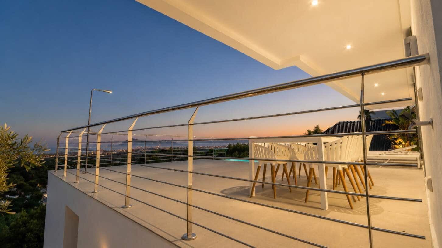 4 bedroom Villa for sale in Altea with pool garage - € 1,445,000 (Ref: 10017602)