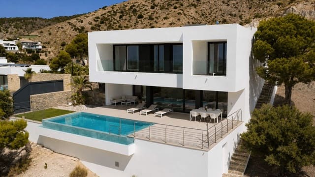 4 bedroom Villa for sale in Altea with pool garage - € 1,445,000 (Ref: 10017602)