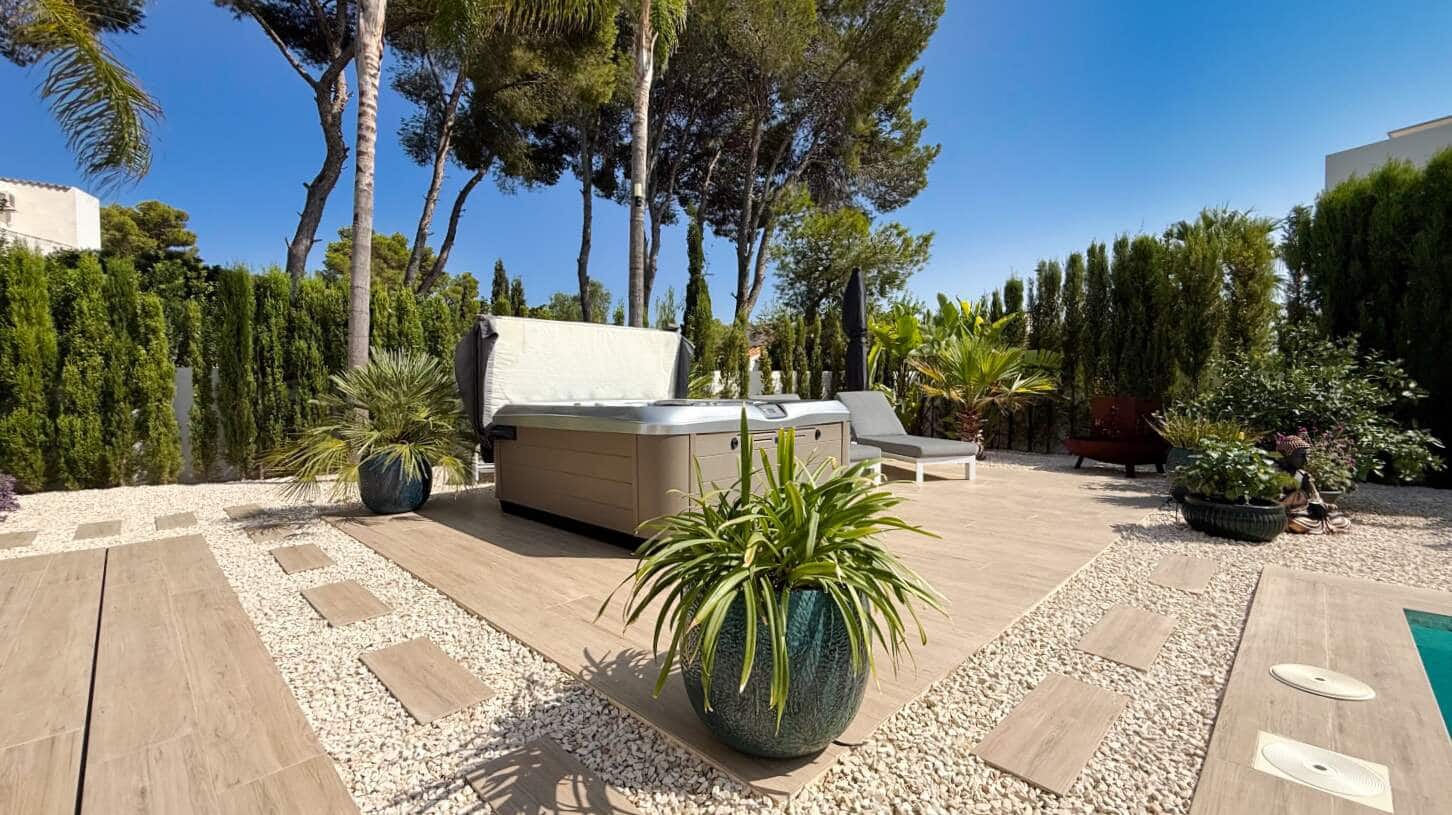 3 soveværelse Villa til salg i Benissa med swimmingpool garage - € 1.690.000 (Ref: 10017603)