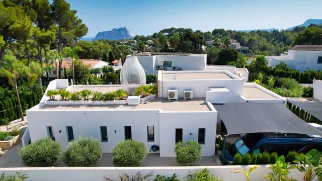3 soveværelse Villa til salg i Benissa med swimmingpool garage - € 1.690.000 (Ref: 10017603)